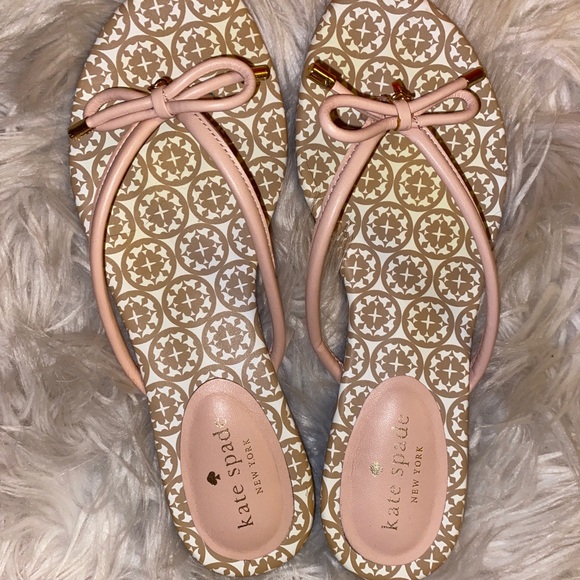 Kate Spade New York | Mistic Bow Flat Thong Sandal - Picture 2 of 9
